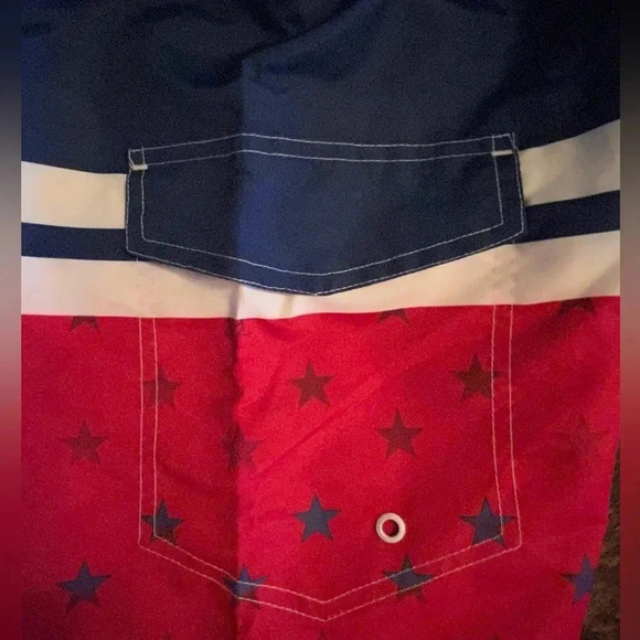 Penguin by Munsingwear boys patriotic swim trunks/board shorts. Size: L (14/16) - Picture 7 of 10